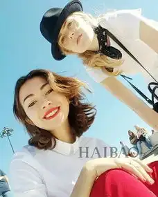 提问什么样的女生才算有高级感这个亚裔博主亲自示范
