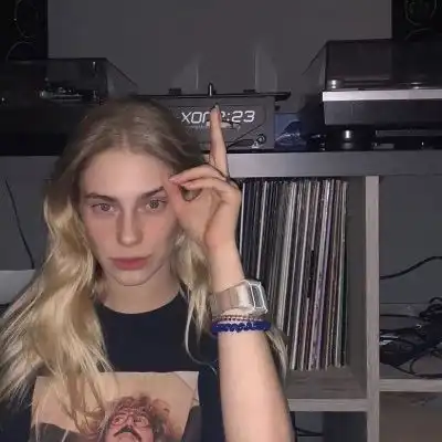 英伦风头像女高清唯美英伦风格图片女头像