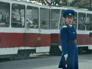 探寻朝鲜平壤街头天然鹅蛋脸少女