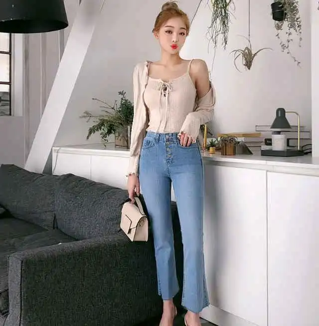 牛仔裤美女,彰显女性独有的魅力,拥有十足的回头率