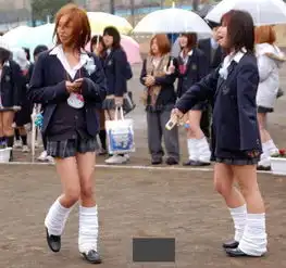 日本女高中生的制服变化史回顾