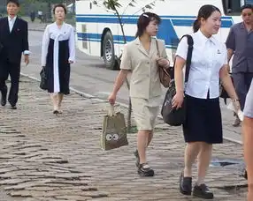 真是记录朝鲜街头素颜美女