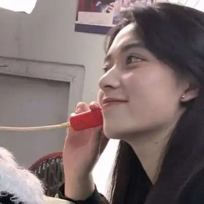 网易云热评还记得当时我半开玩笑的问她,女生天天追星不累啊她说