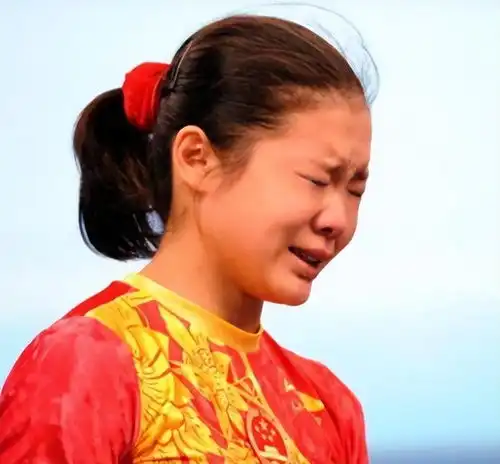 体操女王程菲退役后体重胖到200斤,35岁任副教授仍是单身
