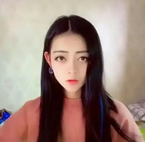 17岁少女否认整容成热巴,并嚣张回应我火的时候她还没出道呢