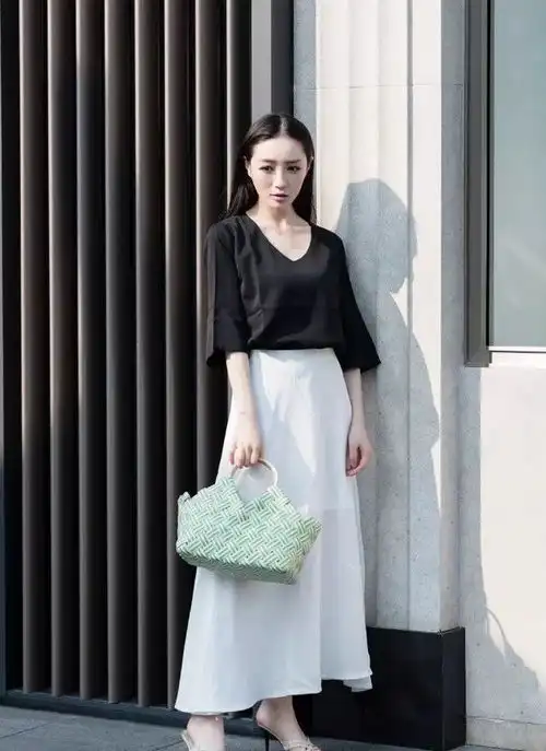 时尚穿搭,每一个女生都有一颗少女心,姑娘看起来尤为的迷人
