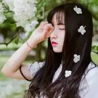 17岁美女照片同一个人