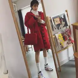 宋慧乔和倪妮穿的圣诞色,很嗲