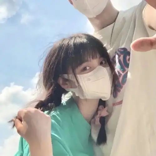 ins真人可爱情头