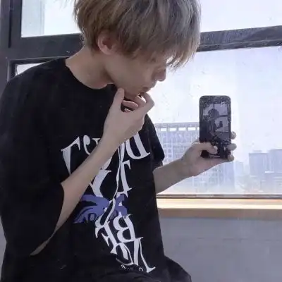 第一眼就很喜欢的文字范男头大全你所看到的惊艳都曾被平庸历练