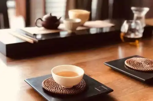 女人,再贵的化妆品不如一杯茶