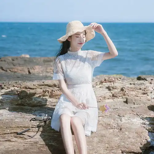 简式旅拍连衣裙,定格夏日的少女时代,追寻时尚的风景