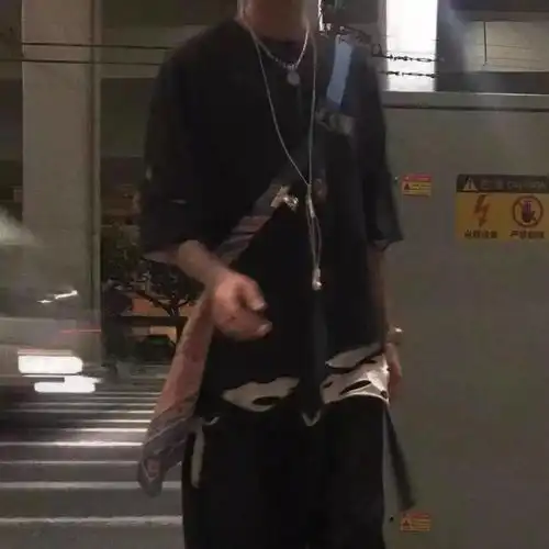 头像不要踮起脚尖去爱一个人站不稳的