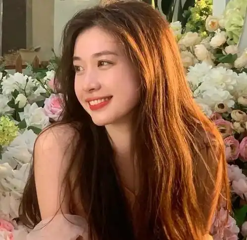 女头氛围感美女