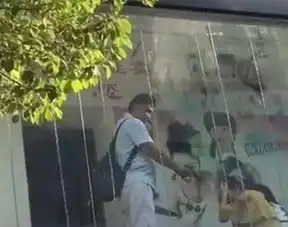 利川快速处置一持刀持枪挟持人质事件人质已被解救