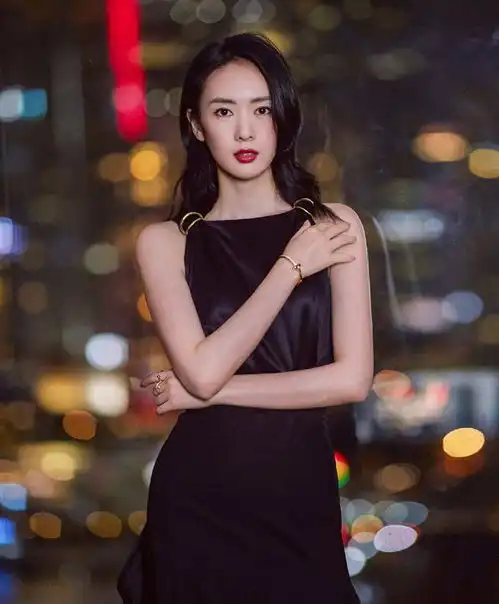 女人衣服很多,却不会搭配若能坚持3点,穿得有质感或许不难