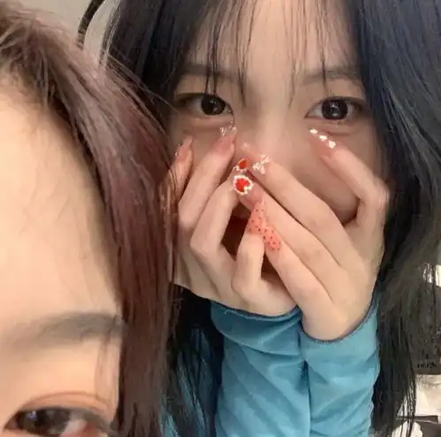 头像小众女头