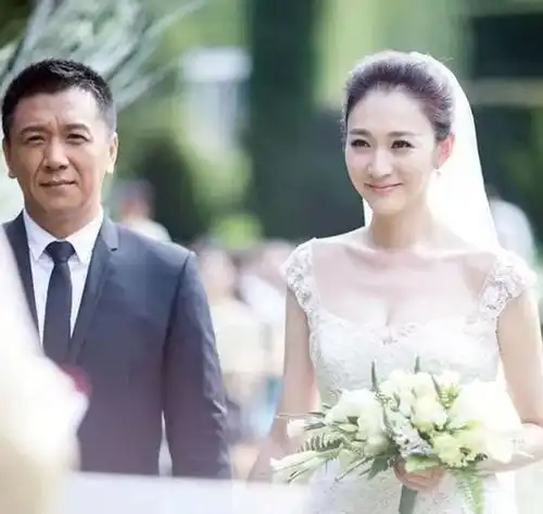 李小冉和梅婷殷桃的恩怨纠缠两个男人,搅乱三池春水