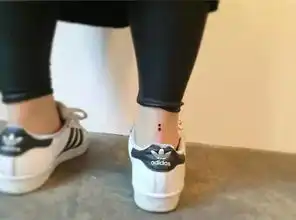 这个韩国刺青师手中的小图案让女孩都想纹个身