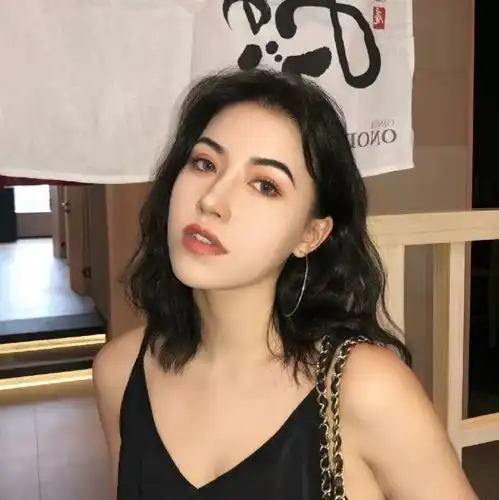 时尚霸气女生头像孤傲女帝