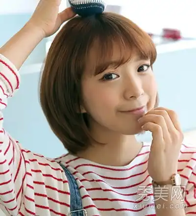 韩式俏丽短发造型打造时尚甜美的小女人