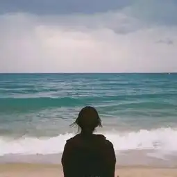 头像如果一个人总是秒回你说明他总是在玩手机