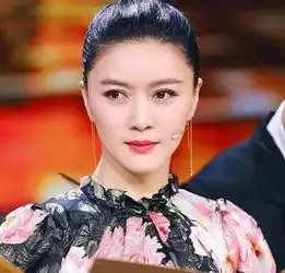 曾打败章子怡夺影后,老公去世继承百亿财产,守寡6年今美如少女