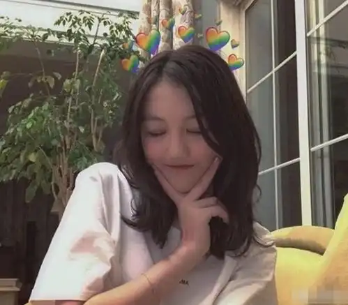 李嫣14岁生日,王菲亲昵和女儿合影庆生,皮肤水嫩母女同框似姐妹