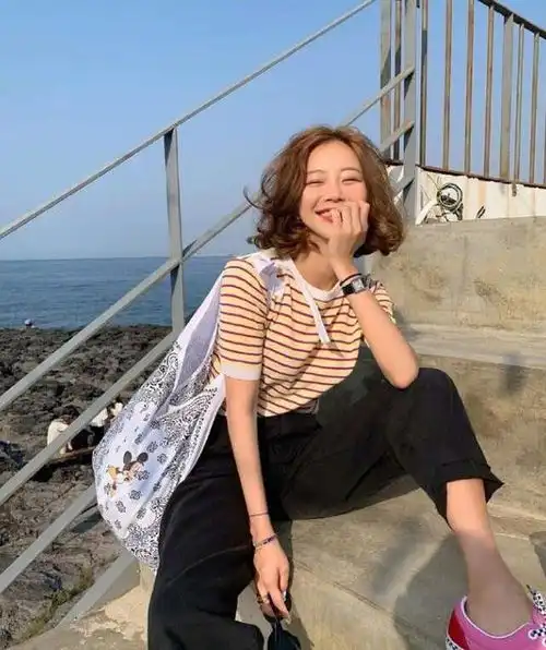 时尚博主vivamoon轻松解锁甜少女风适合小个子的甜美穿搭