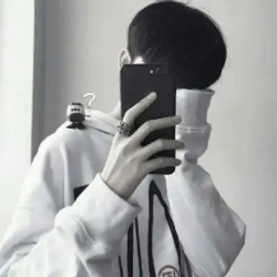 手机挡脸帅哥图片头像男生手机控挡脸帅气