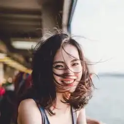 爱笑的萌妹子头像青春文艺范2018分手之后的思念叫犯贱
