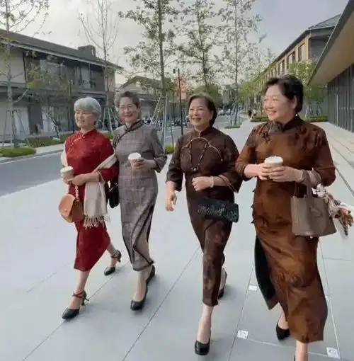 上海第一批女光棍进了养老院,她们的生活再次证实了费翔的宣言