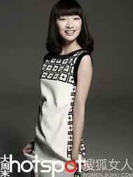周冬雨娇俏短裙少女韵味甜美范儿