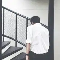 男生穿衬衣的半身解扣子头像微信头像图片大全