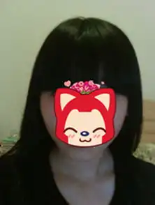 我是初二13岁的女生,我在纠结我烫什么发型,我的头发比肩长一点,我的脸型适合什么发型,要是最近流行