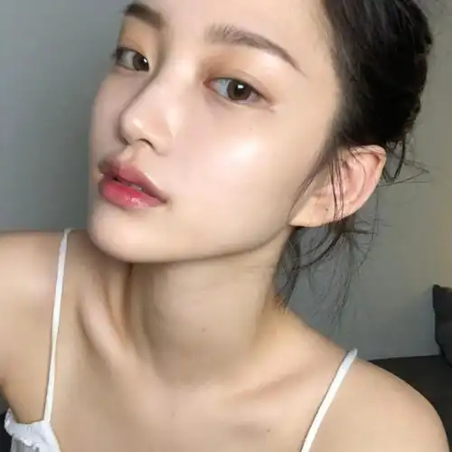 女生头像愿你不舍昼夜忠于自己
