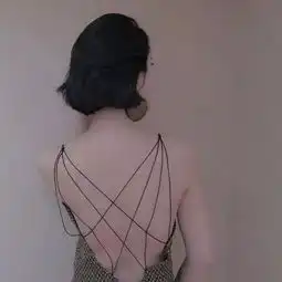 女生头像丨宁愿像个孩子,不肯看太多的事,听太多的不是,单纯一辈子