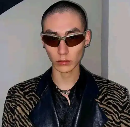 用了一次才知道真香的欧美头像男头