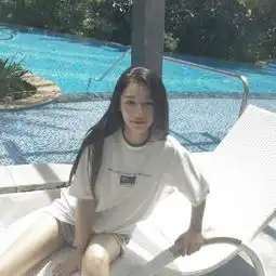 2018海边女生头像图片大全总有那么一天是好的
