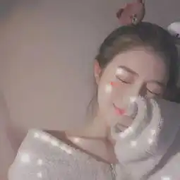 女生头像向来缘浅,奈何情深