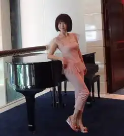 71岁潘迎紫皮肤紧致如18岁少女,美了一辈子,连范冰冰都羡慕