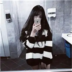 手挡脸自拍女生头像自拍的照片做头像不想让人看到了
