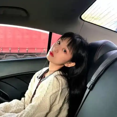 头像最后还是忍不住找你,用晚安代替我真的想你