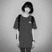 落寞伤感黑白qq女生头像