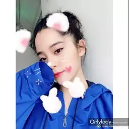 宋祖儿喜提北电大学生身份,心机报到妆太想赢