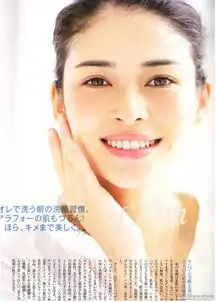 生化2重制艾达王脸模曝光气质美女风格百变