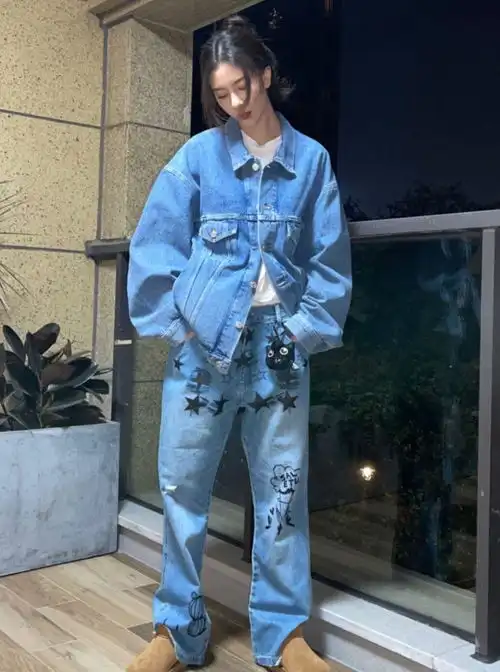 除了老爹鞋,你还差一款老爹牛仔裤,适合微胖女生,特显瘦