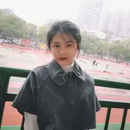 女大学生晒出小时候照片,网友大喊小时候就是个美人胚子