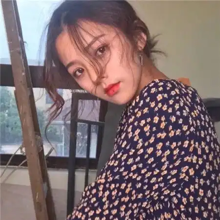 2019超火的网红女生图片大全潮流时尚的女生朋友圈背景图