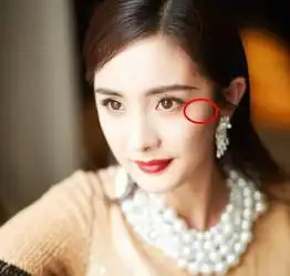 寿星杨幂生日晒照秒杀ab,可超清相机里的她皮肤却差成大妈